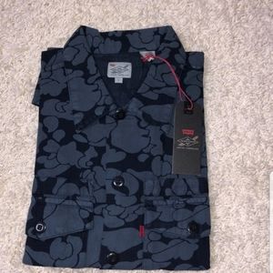Levi's button up shirt mens large